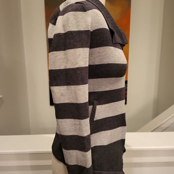 Athleta Sweater Size XS - Picture 3 of 6